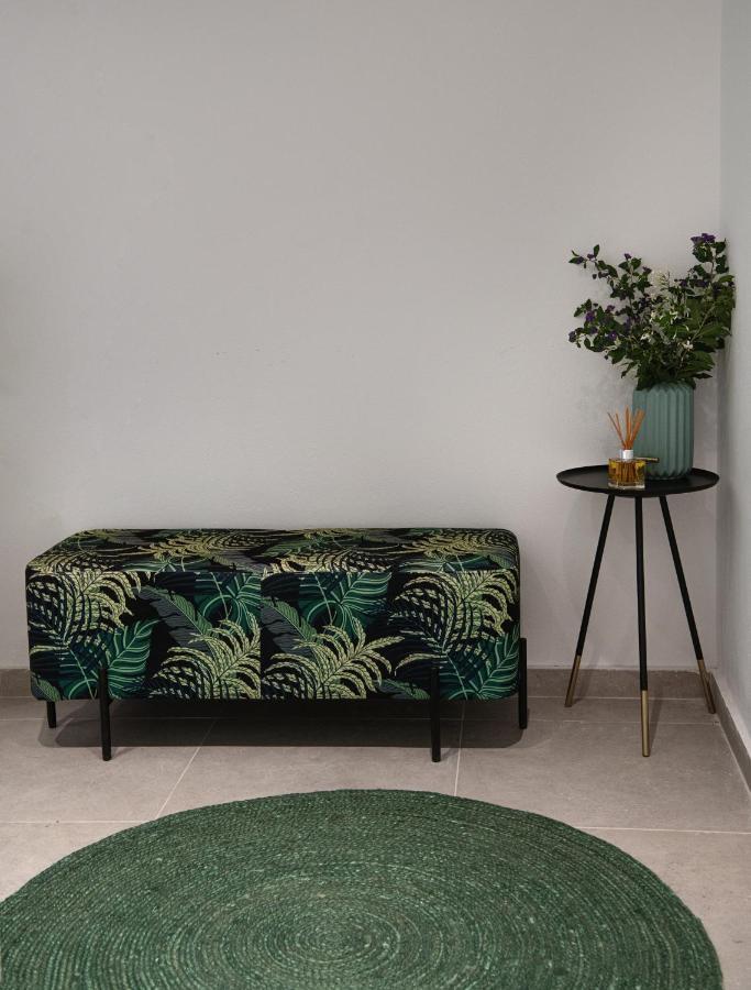 Altera Pars Suites Mesaria Buitenkant foto