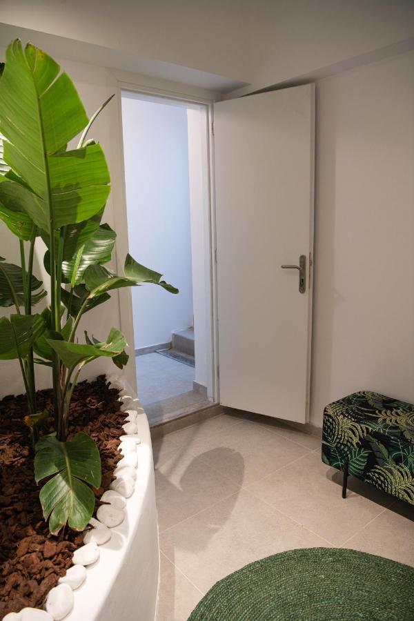 Altera Pars Suites Mesaria Buitenkant foto