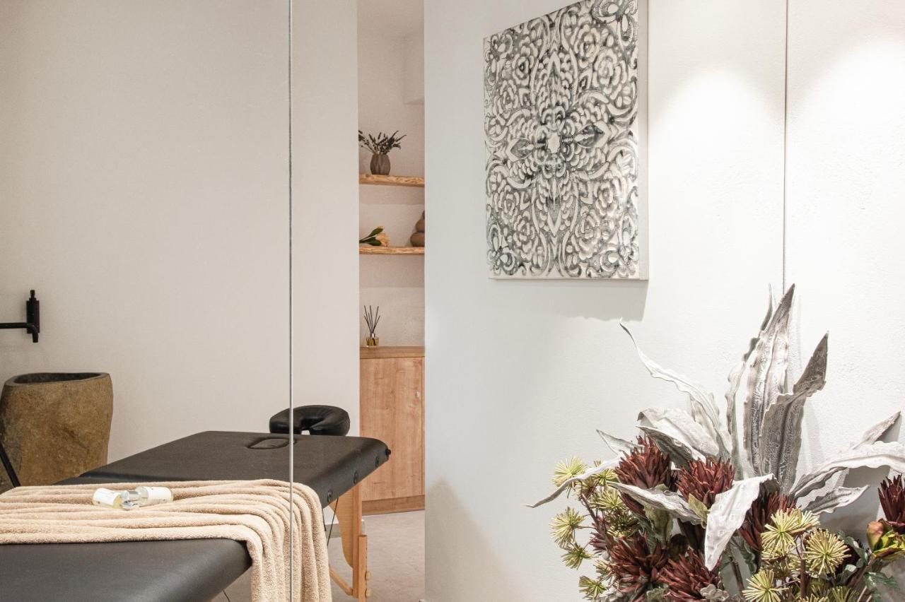 Altera Pars Suites Mesaria Buitenkant foto