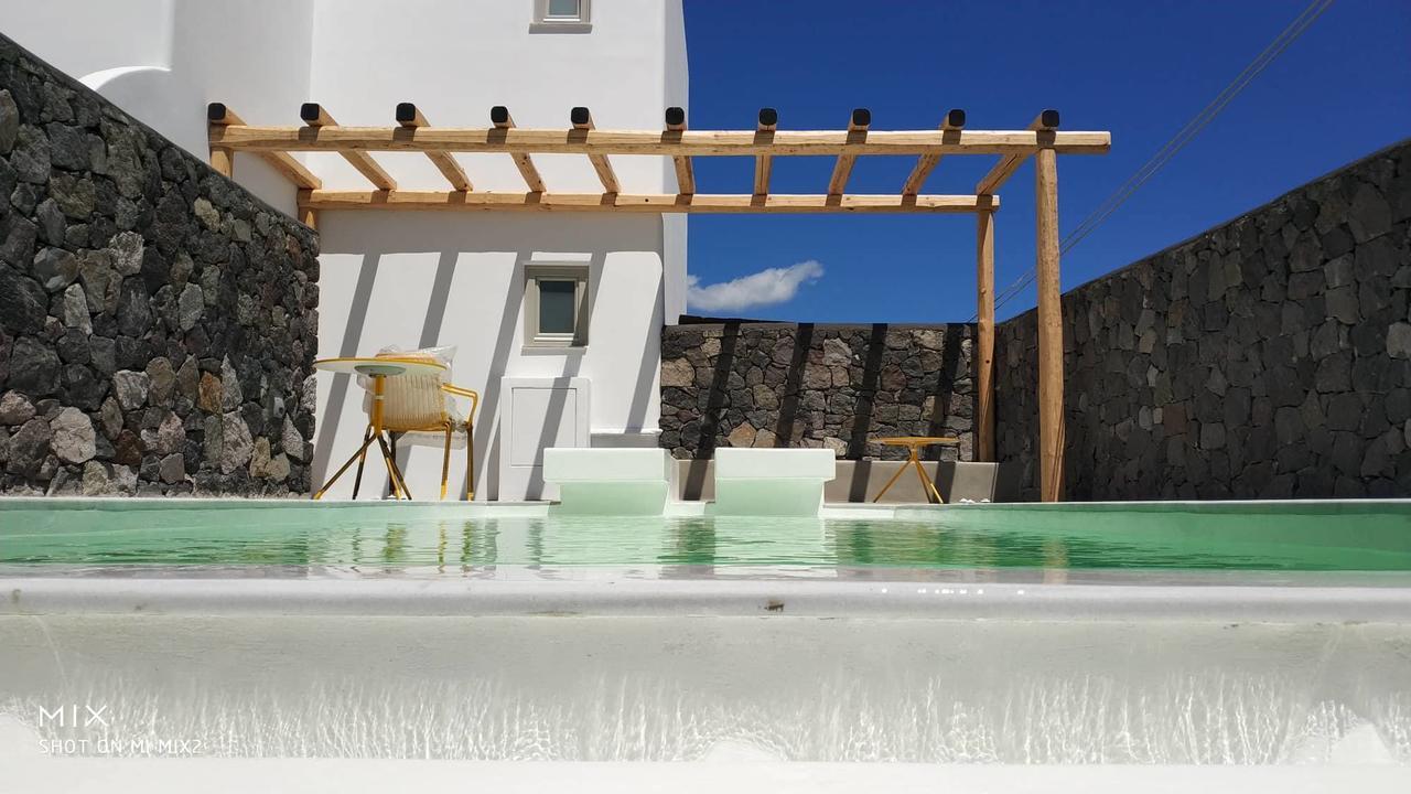 Altera Pars Suites Mesaria Buitenkant foto