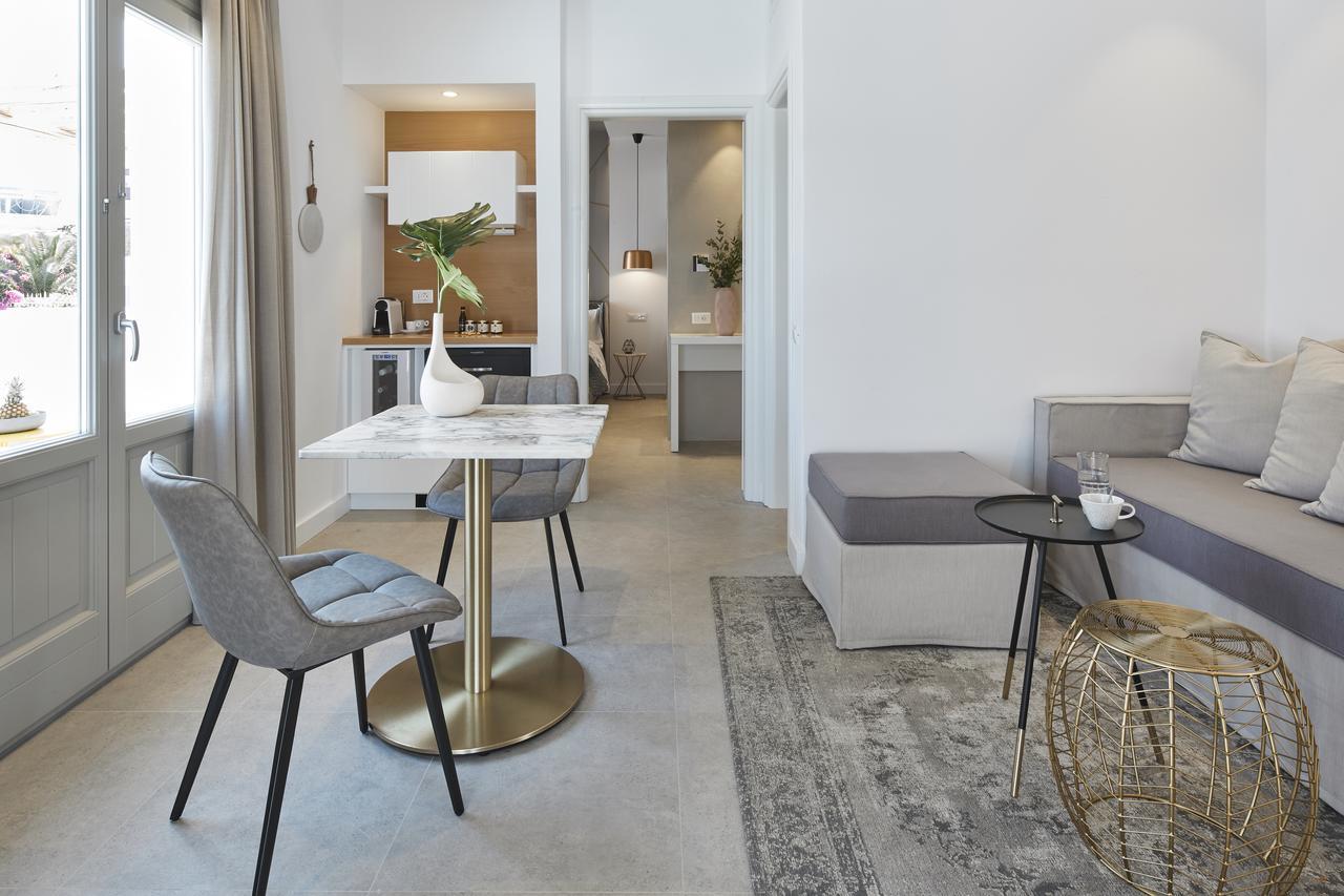 Altera Pars Suites Mesaria Buitenkant foto