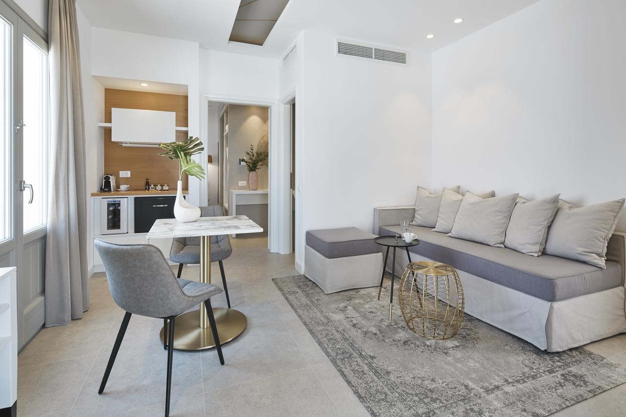 Altera Pars Suites Mesaria Buitenkant foto