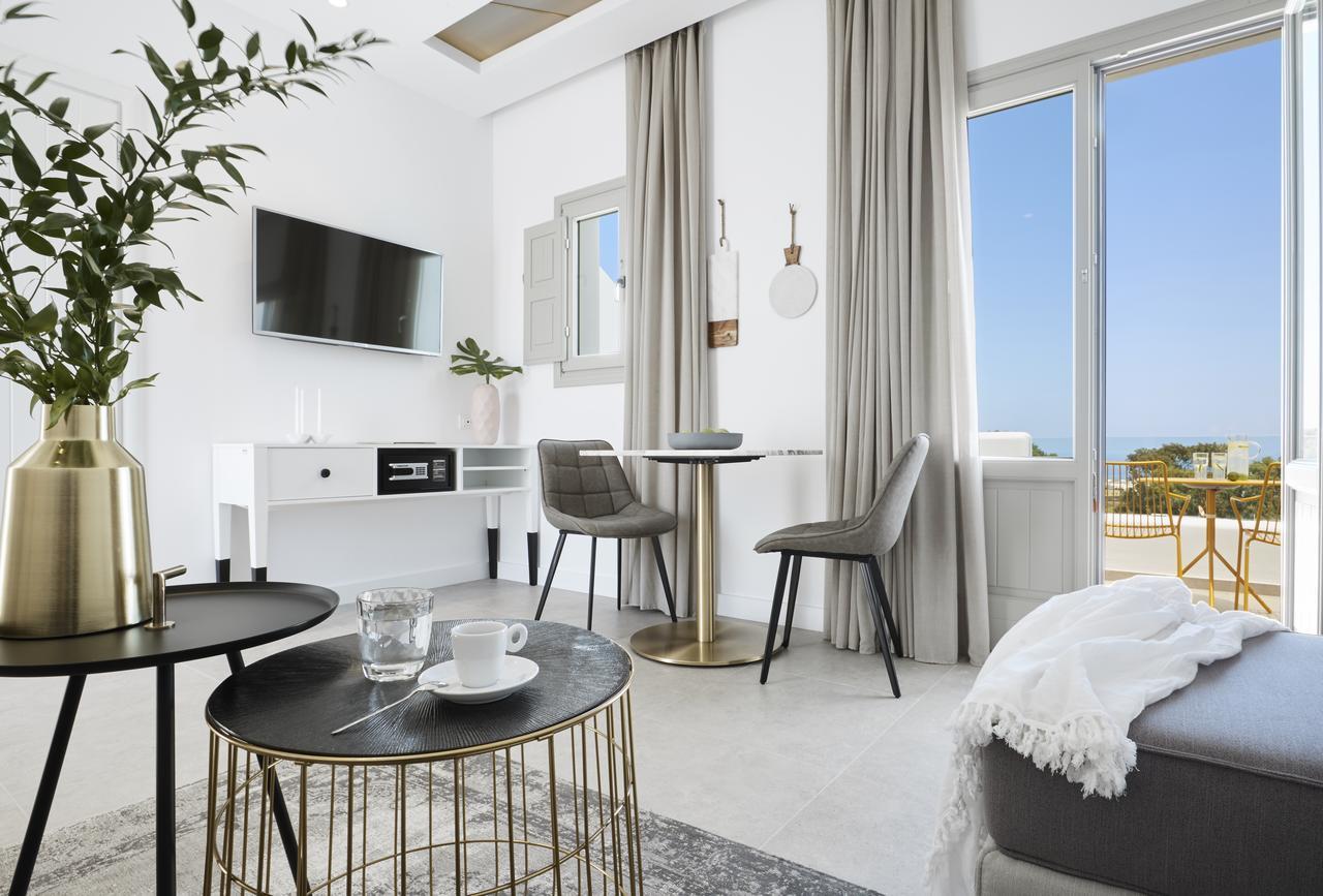 Altera Pars Suites Mesaria Buitenkant foto