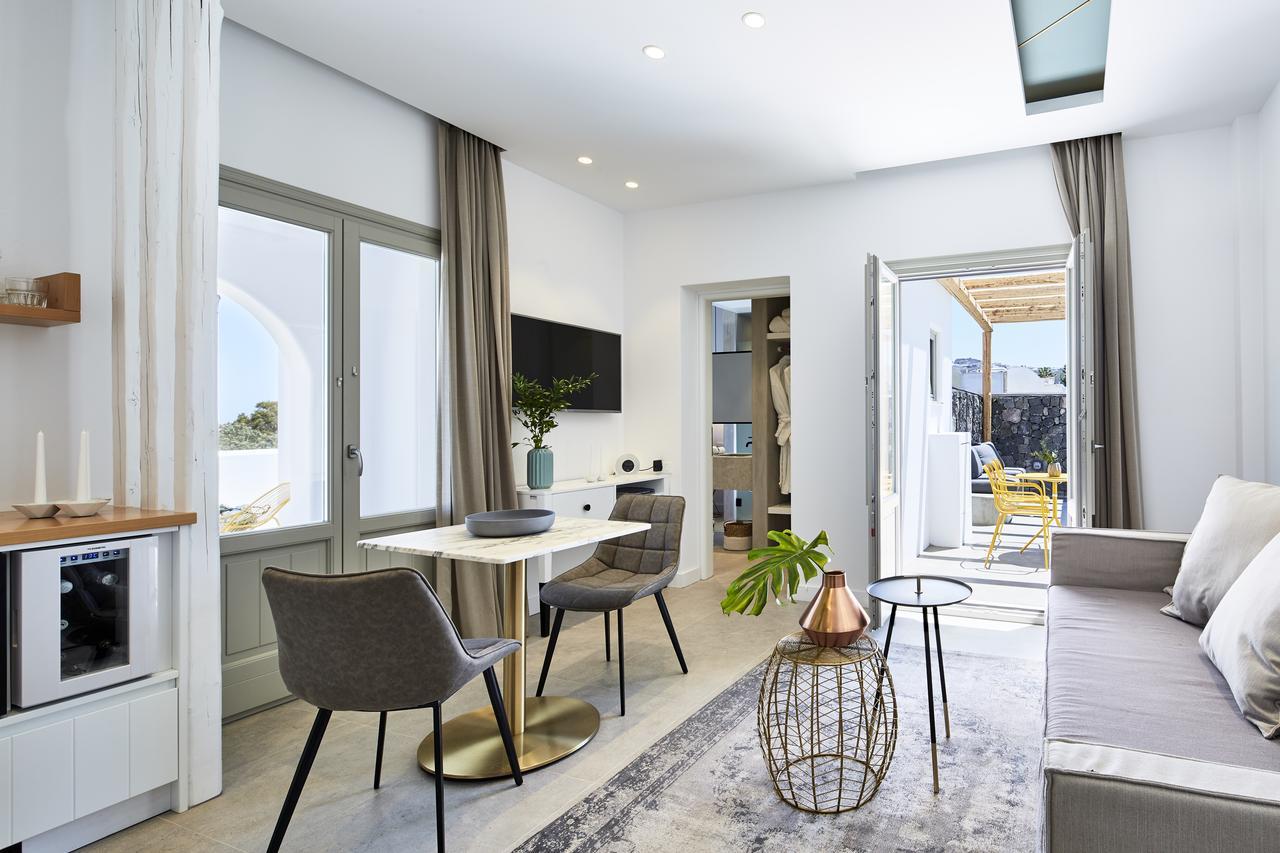 Altera Pars Suites Mesaria Buitenkant foto