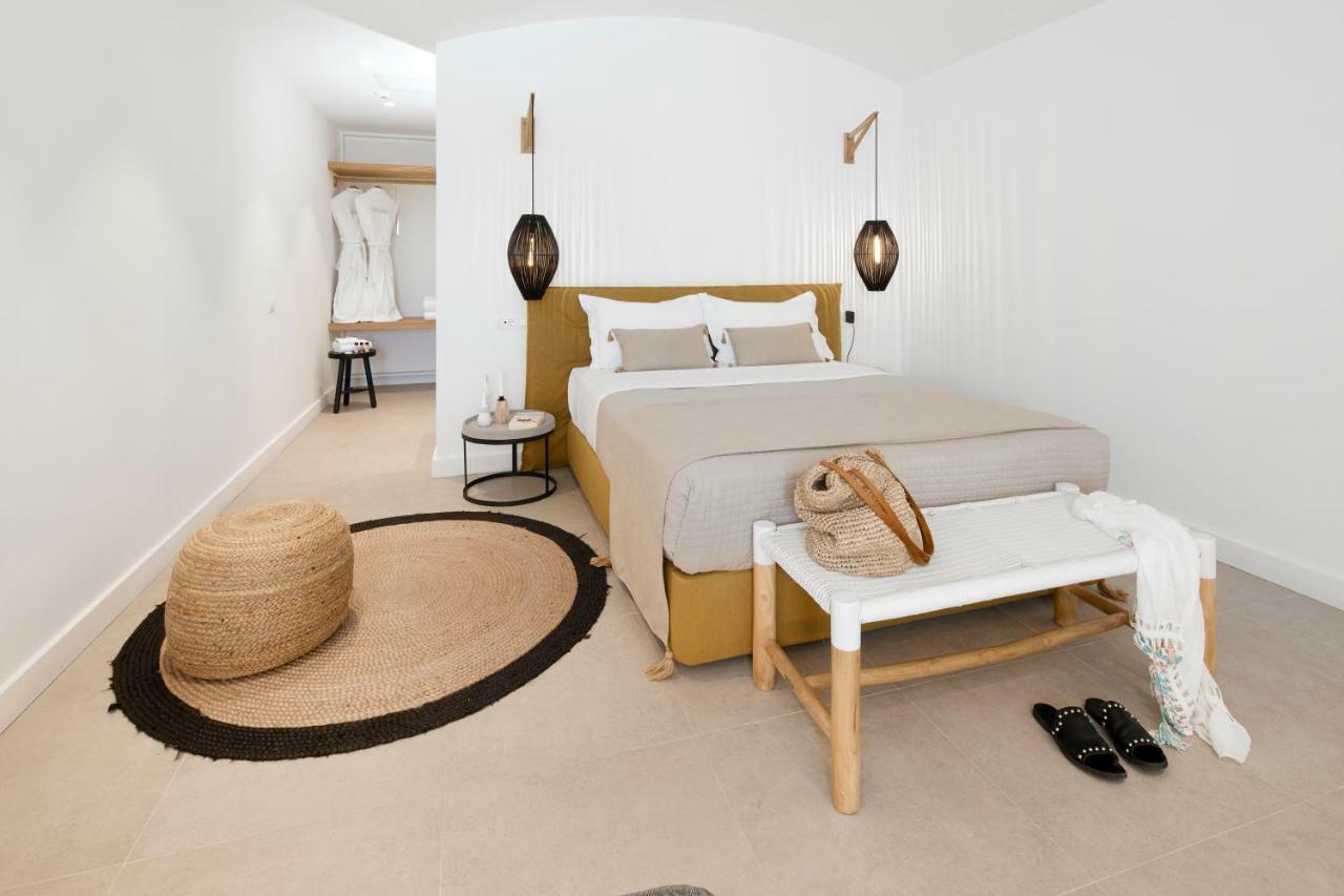 Altera Pars Suites Mesaria Buitenkant foto