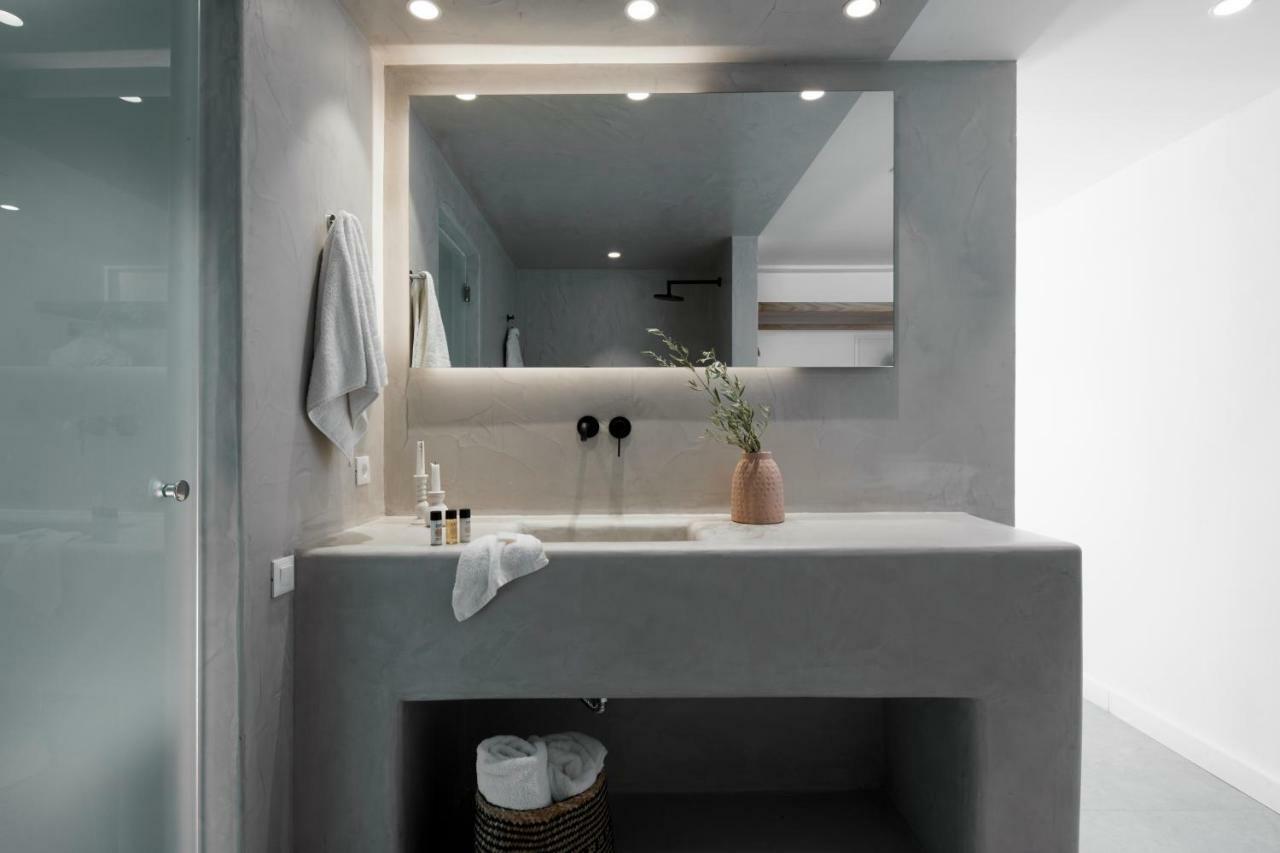 Altera Pars Suites Mesaria Buitenkant foto